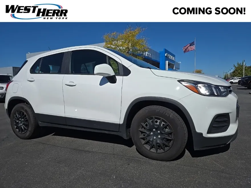 2018 Chevrolet Trax LS photo 1