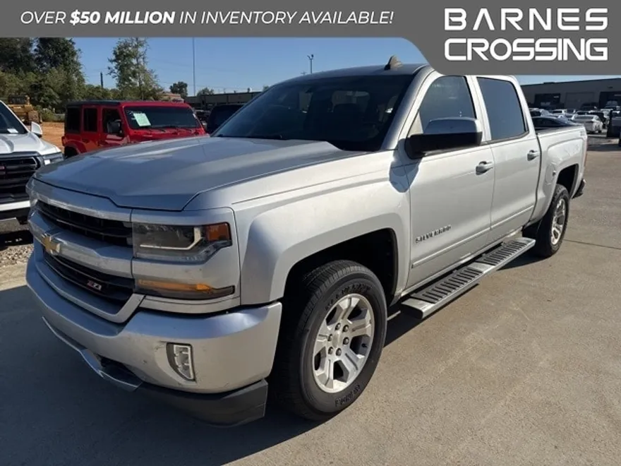 2017 Chevrolet Silverado 1500 LT photo 1