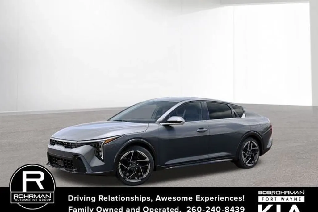 2025 Kia K4 GT-Line photo 1