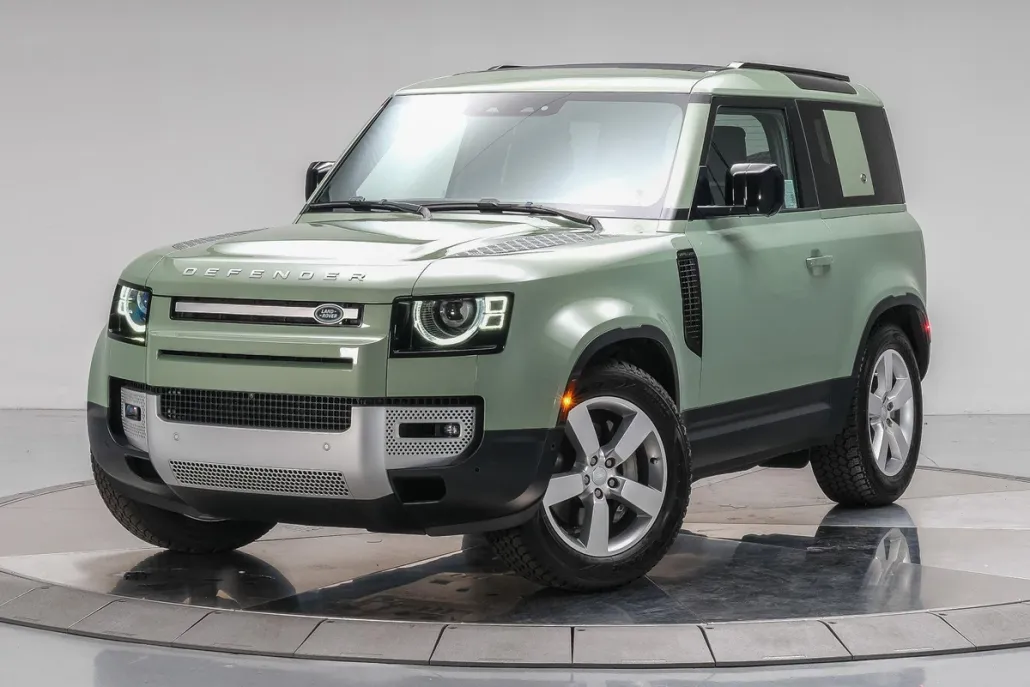2023 Land Rover Defender photo 1