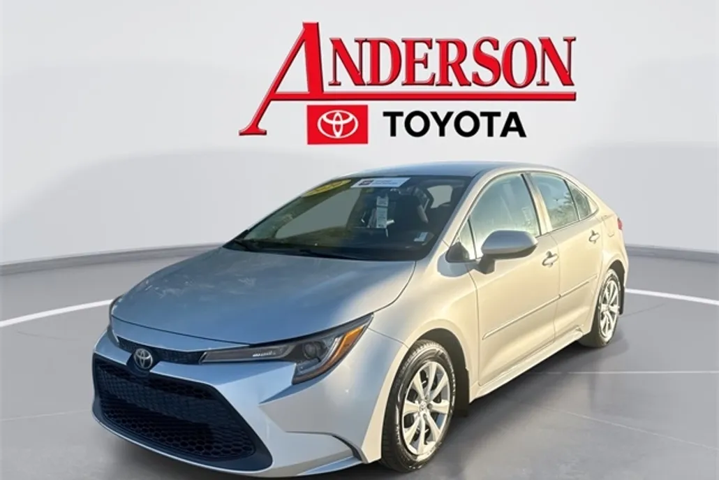 2020 Toyota Corolla LE photo 1