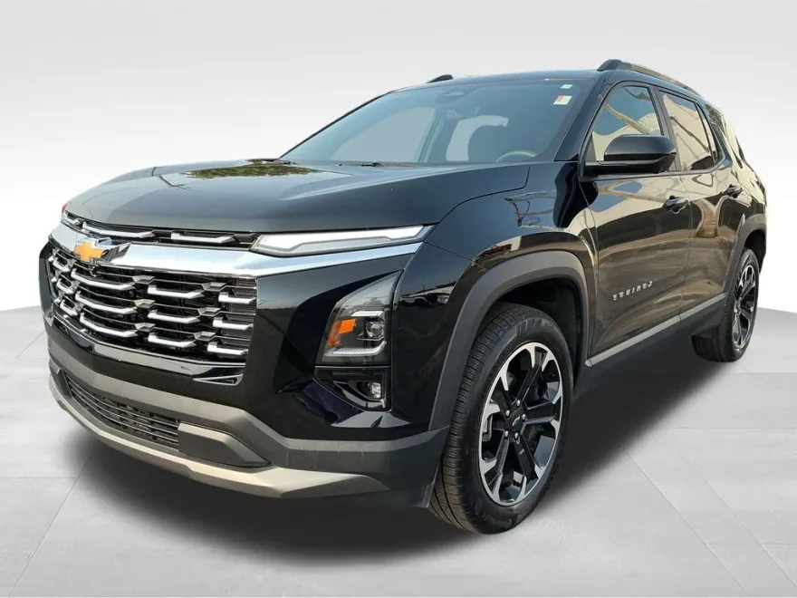 2025 Chevrolet Equinox LT photo 1