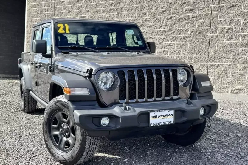 2021 Jeep Gladiator Sport photo 1