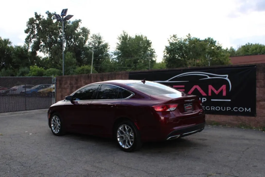 2015 Chrysler 200 C photo 1