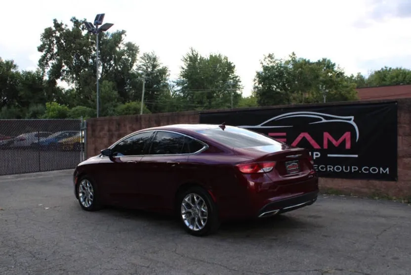 2015 Chrysler 200 C photo 1
