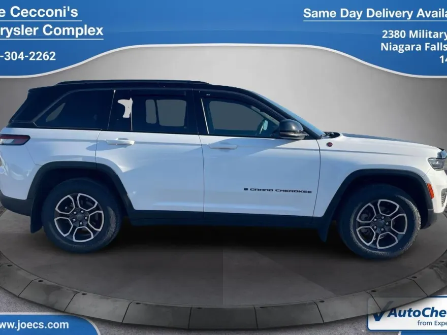 2022 Jeep Grand Cherokee Trailhawk photo 1