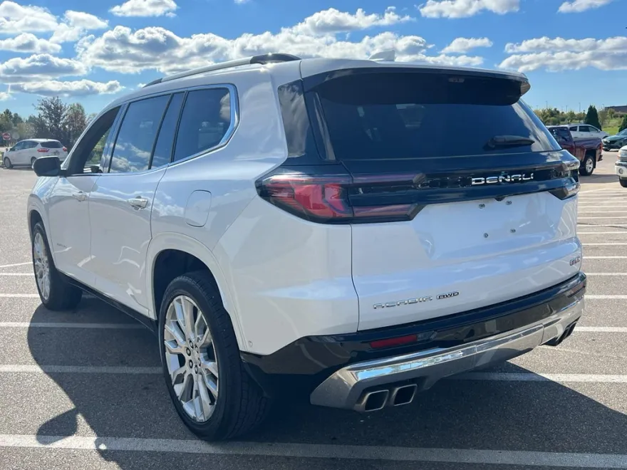 2024 Gmc Acadia Denali photo 1