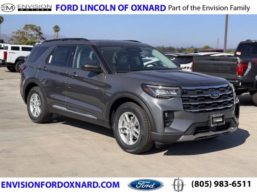 2025 Ford Explorer photo 1