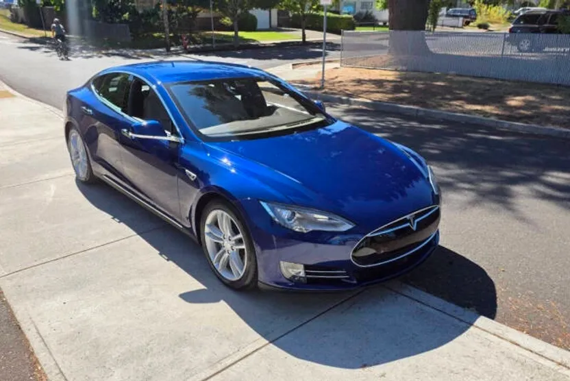2015 Tesla Model S 85D photo 1