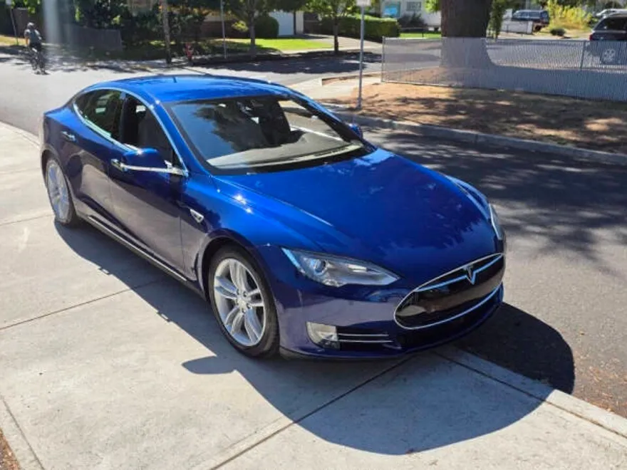 2015 Tesla Model S 85D photo 1