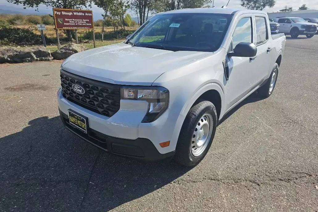 2025 Ford Maverick XL photo 1