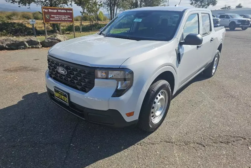 2025 Ford Maverick XL photo 1