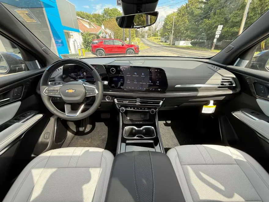 2026 Chevrolet Traverse High Country photo 1