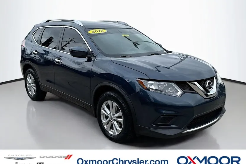 2016 Nissan Rogue SV AWD photo 1