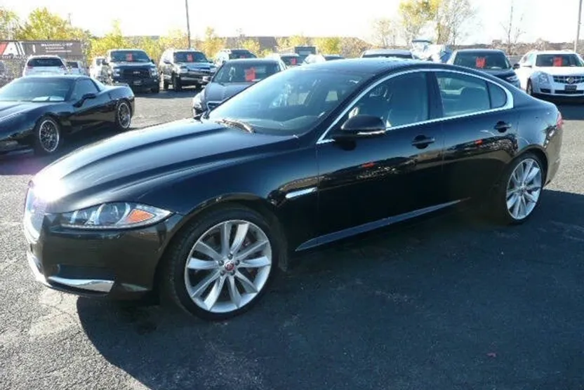 2014 Jaguar XF 3.0 photo 1