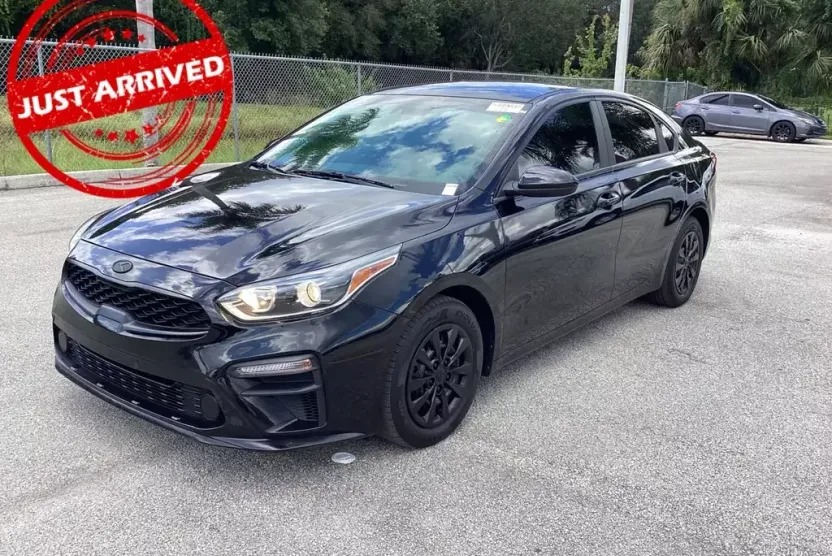 2021 Kia Forte FE LXS photo 1