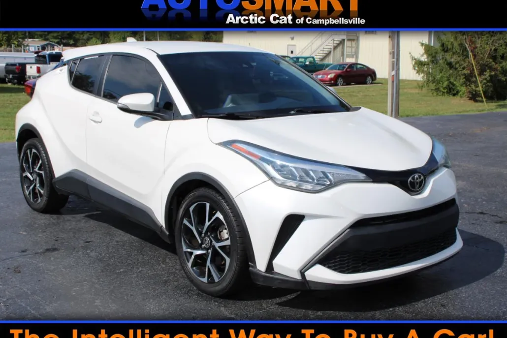 2020 Toyota C-HR XLE photo 1