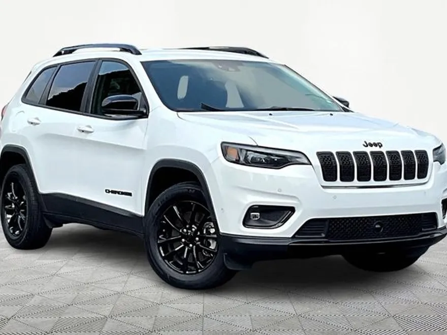 2023 Jeep Cherokee Altitude photo 1