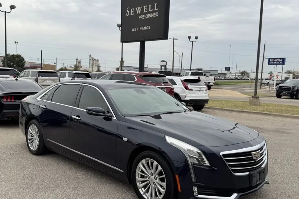 2017 Cadillac CT6 Luxury photo 1
