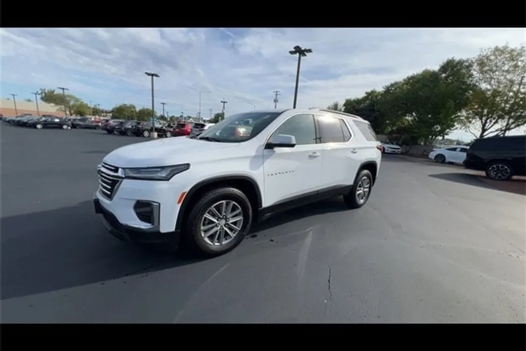 2023 Chevrolet Traverse Leather photo 1