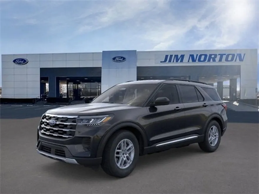 2025 Ford Explorer photo 1