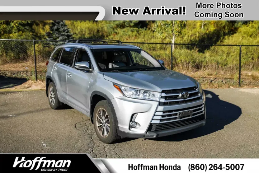 2017 Toyota Highlander SE photo 1