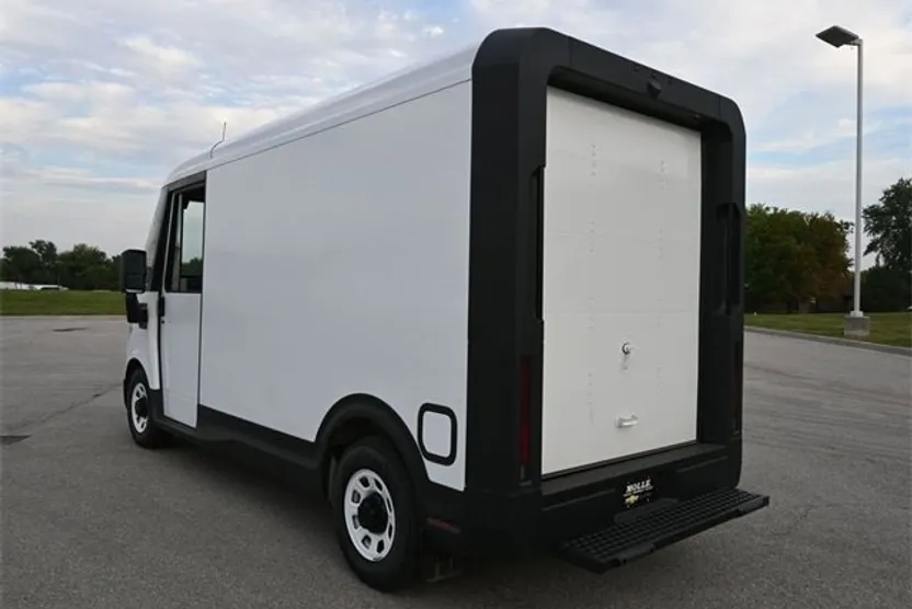 2025 Chevrolet BrightDrop 400 photo 1