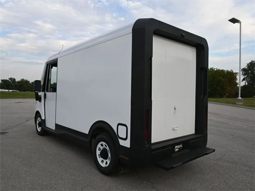 2025 Chevrolet BrightDrop 400 photo 1