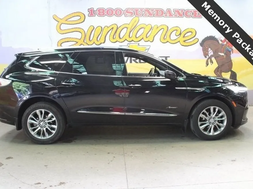 2023 Buick Enclave Avenir photo 1