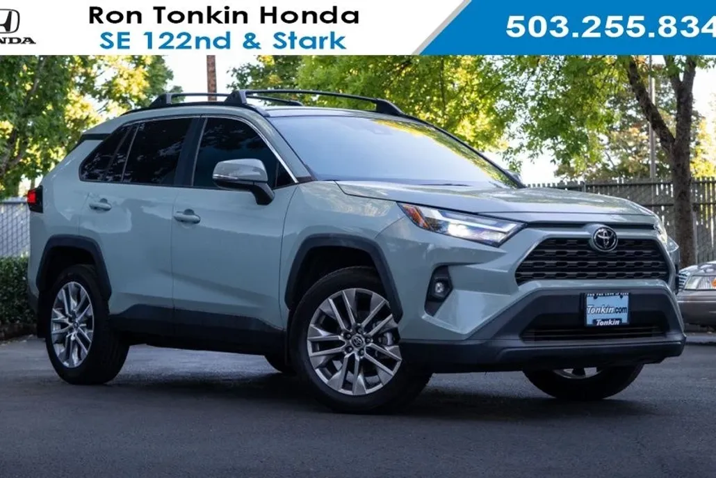 2022 Toyota RAV4 XLE Premium photo 1