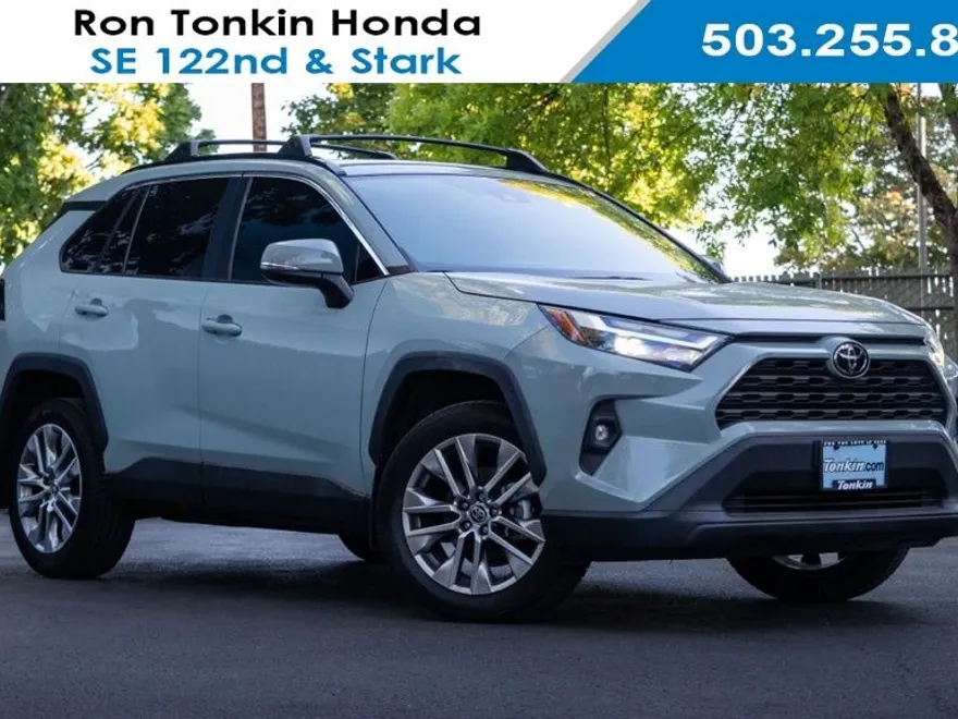 2022 Toyota RAV4 XLE Premium photo 1