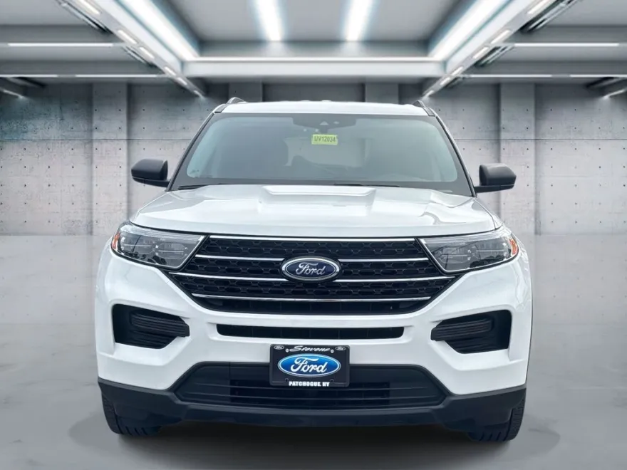2023 Ford Explorer XLT photo 1