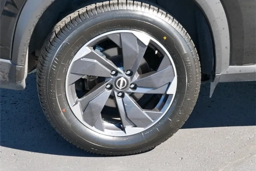 2024 Nissan Rogue SV photo 1