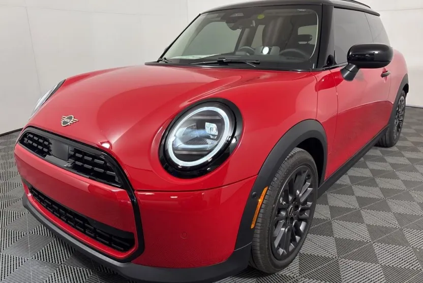 2025 Mini Cooper Signature photo 1