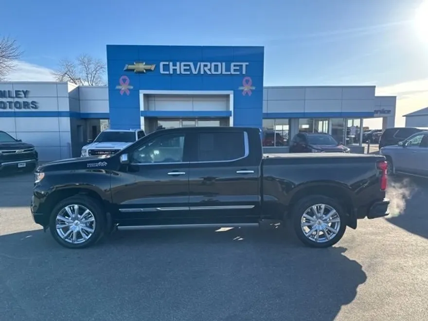 2023 Chevrolet Silverado 1500 High Country photo 1