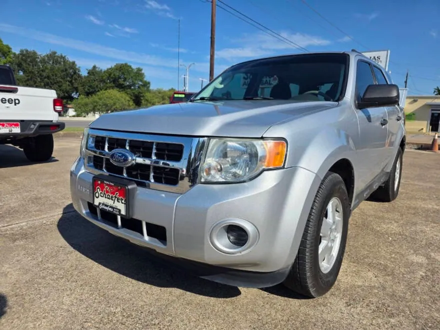 2011 Ford Escape XLS photo 1