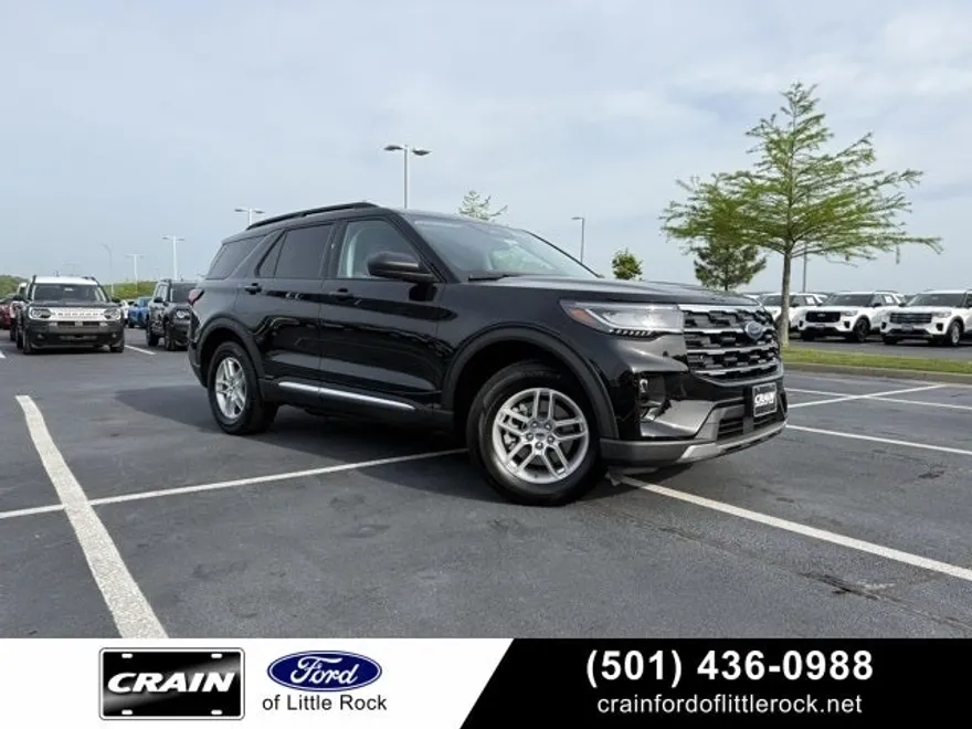 2025 Ford Explorer photo 1