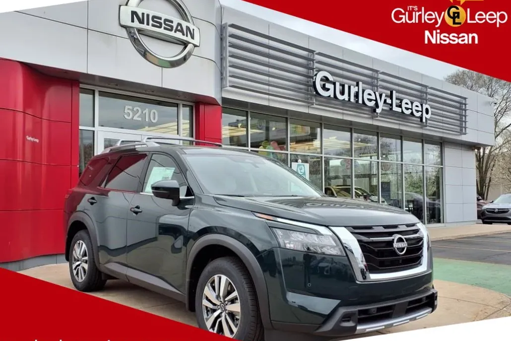 2025 Nissan Pathfinder SL photo 1