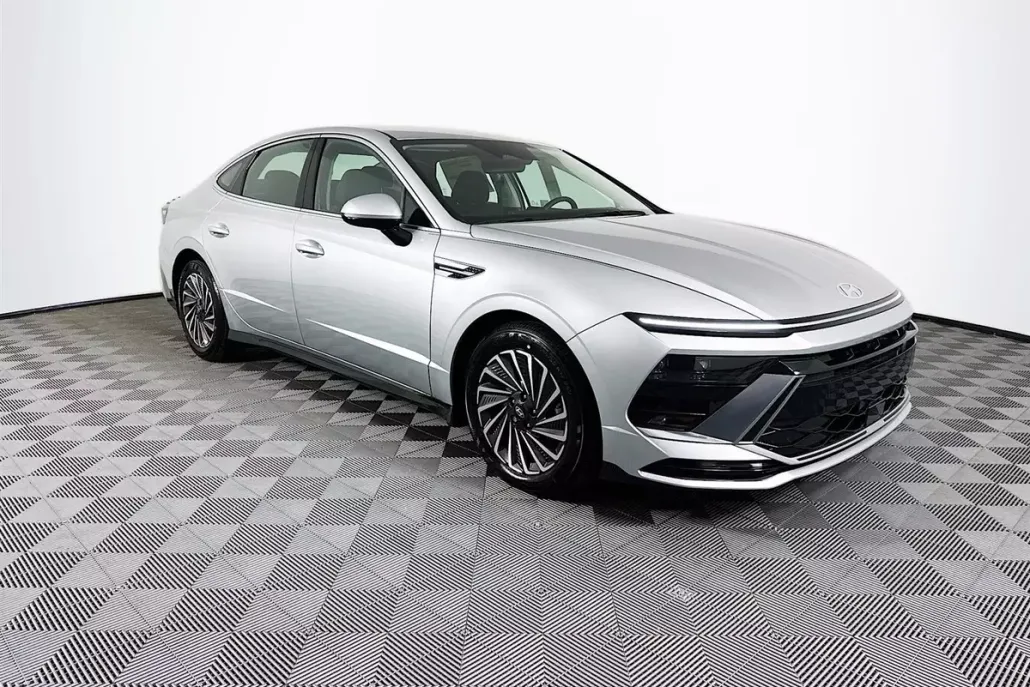 2025 Hyundai Sonata Hybrid SEL photo 1