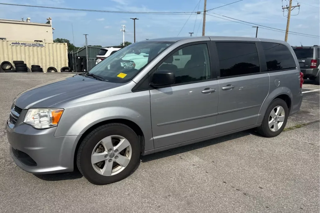 2013 Dodge Grand Caravan SE photo 1