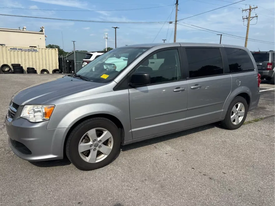 2013 Dodge Grand Caravan SE photo 1