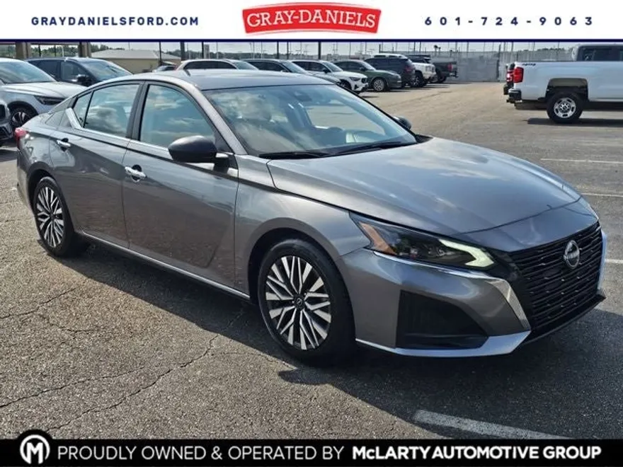 2024 Nissan Altima 2.5 SV photo 1