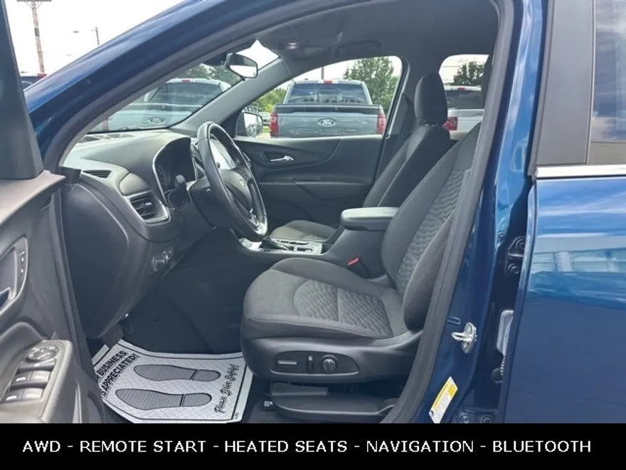 2021 Chevrolet Equinox LT photo 1