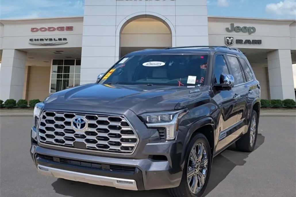 2024 Toyota Sequoia photo 1