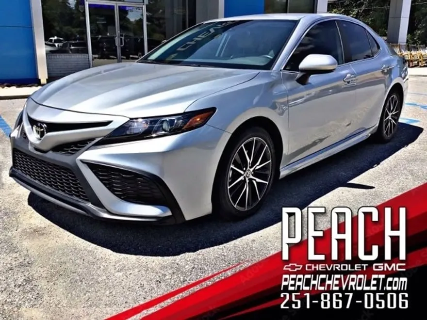 2024 Toyota Camry SE photo 1