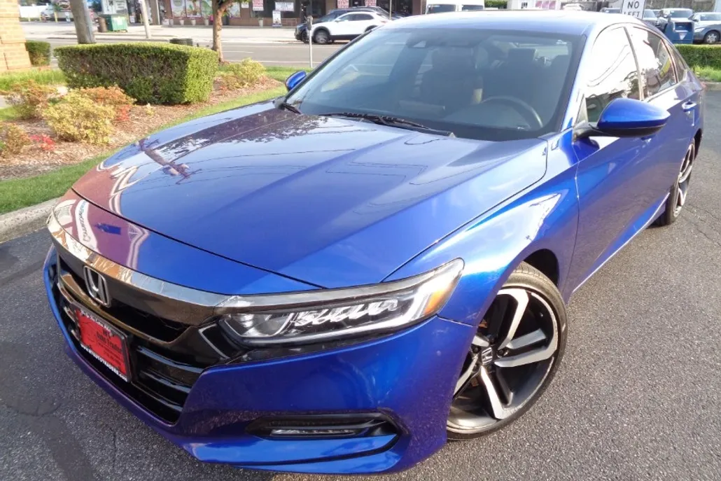 2019 Honda Accord Sport 2.0T photo 1