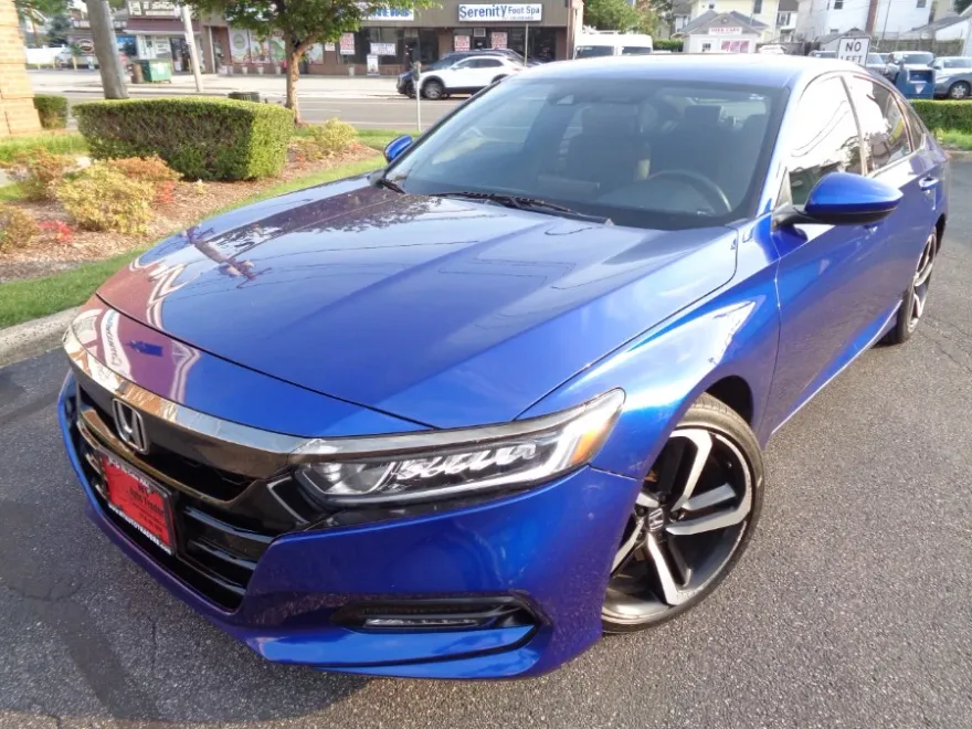 2019 Honda Accord Sport 2.0T photo 1