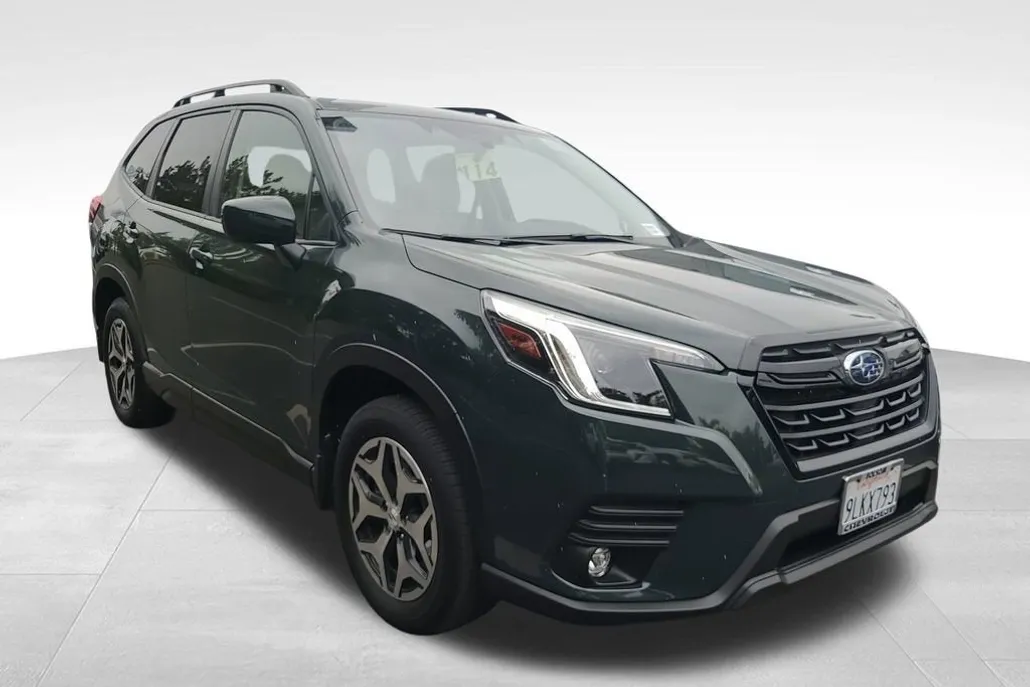 2024 Subaru Forester Premium photo 1