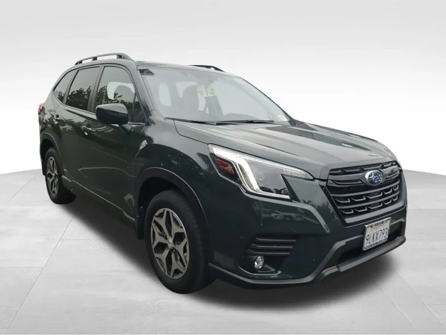 2024 Subaru Forester Premium photo 1