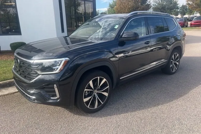 2024 Volkswagen Atlas SEL Premium R-Line photo 1